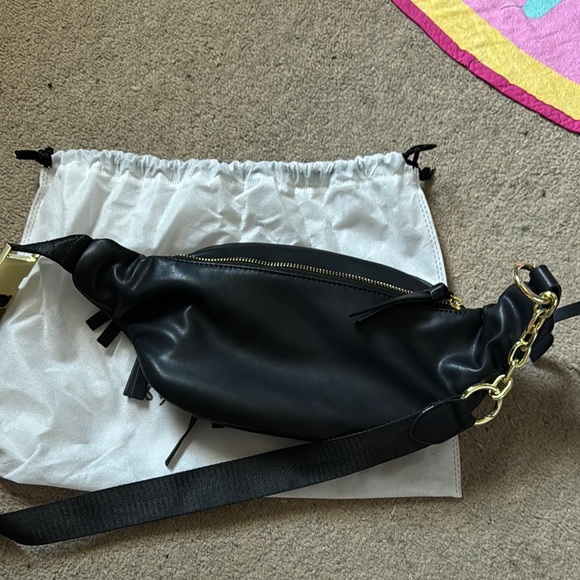 Miss Fong Black Belt Bag/Fanny - Picture 8 of 11